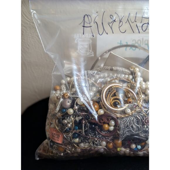 Jewelry Lot Aurelia Repurpose Bag 4 Plus Lbs Beads/Craft/Repurpose Pieces - Picture 3 of 8